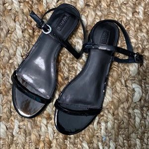 Sandles